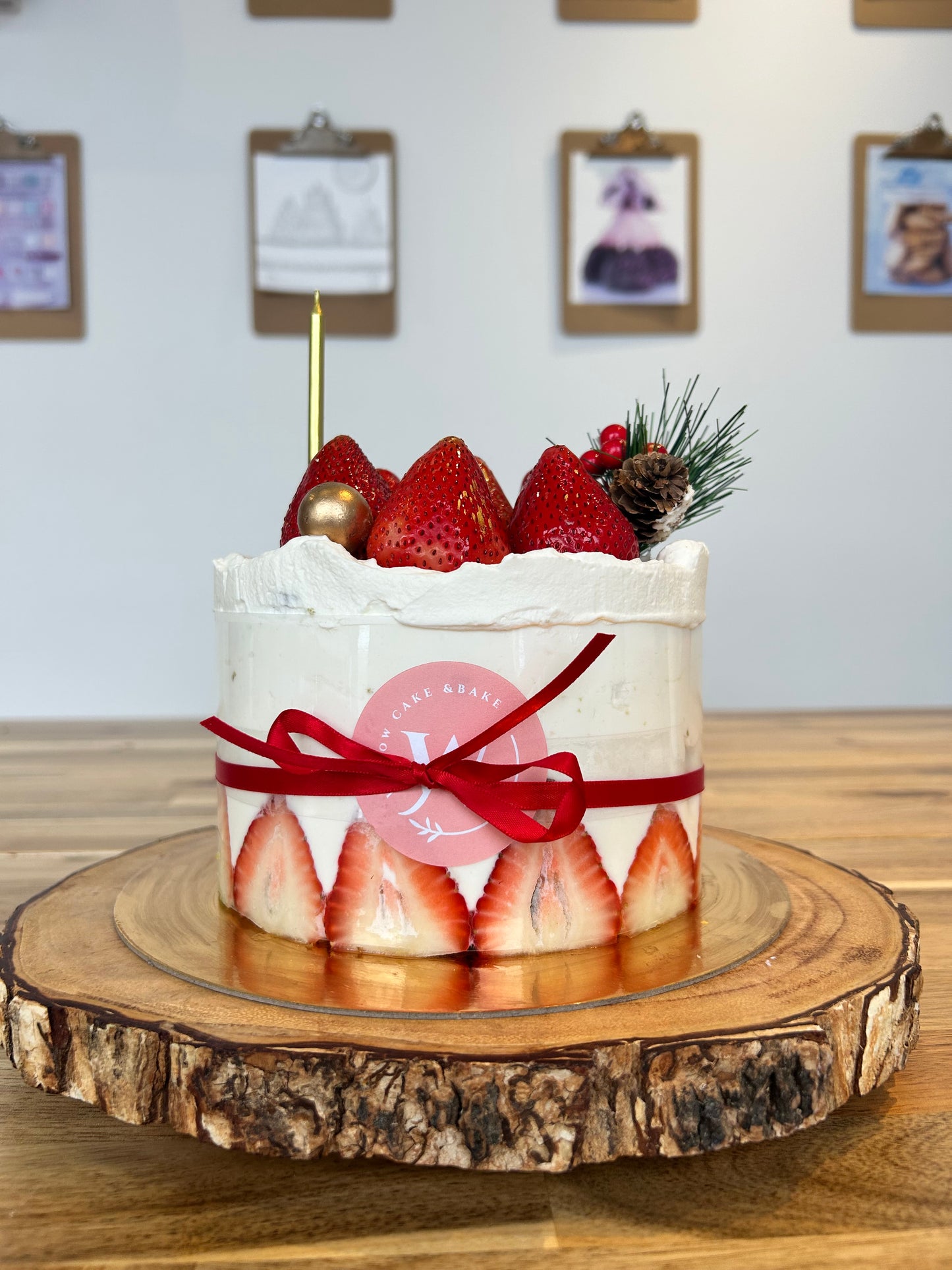 1-7. 6-inch Merry Strawberry Fresh cream cake