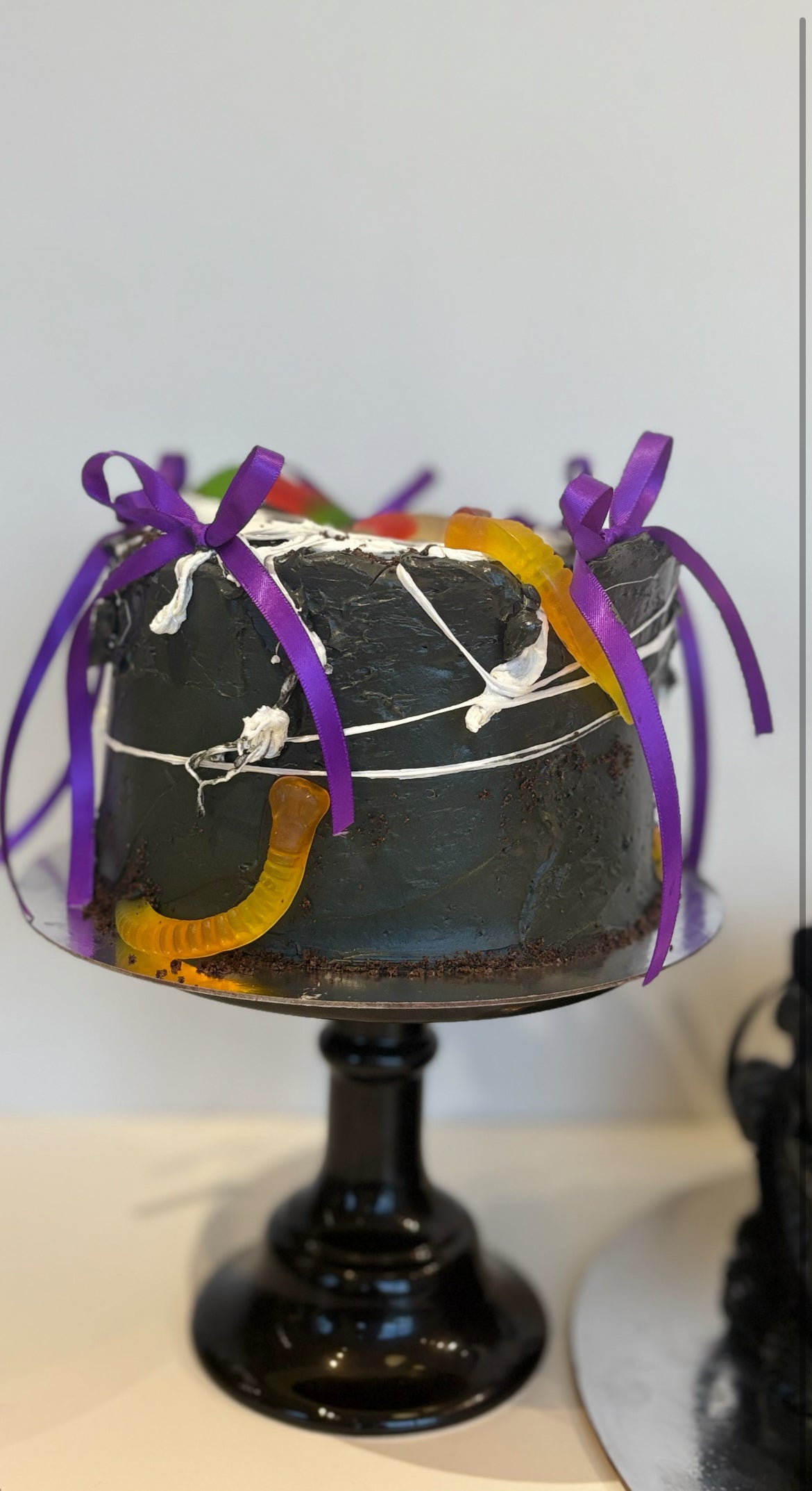 1-3. Halloween cake : Spooky Black 6” cake