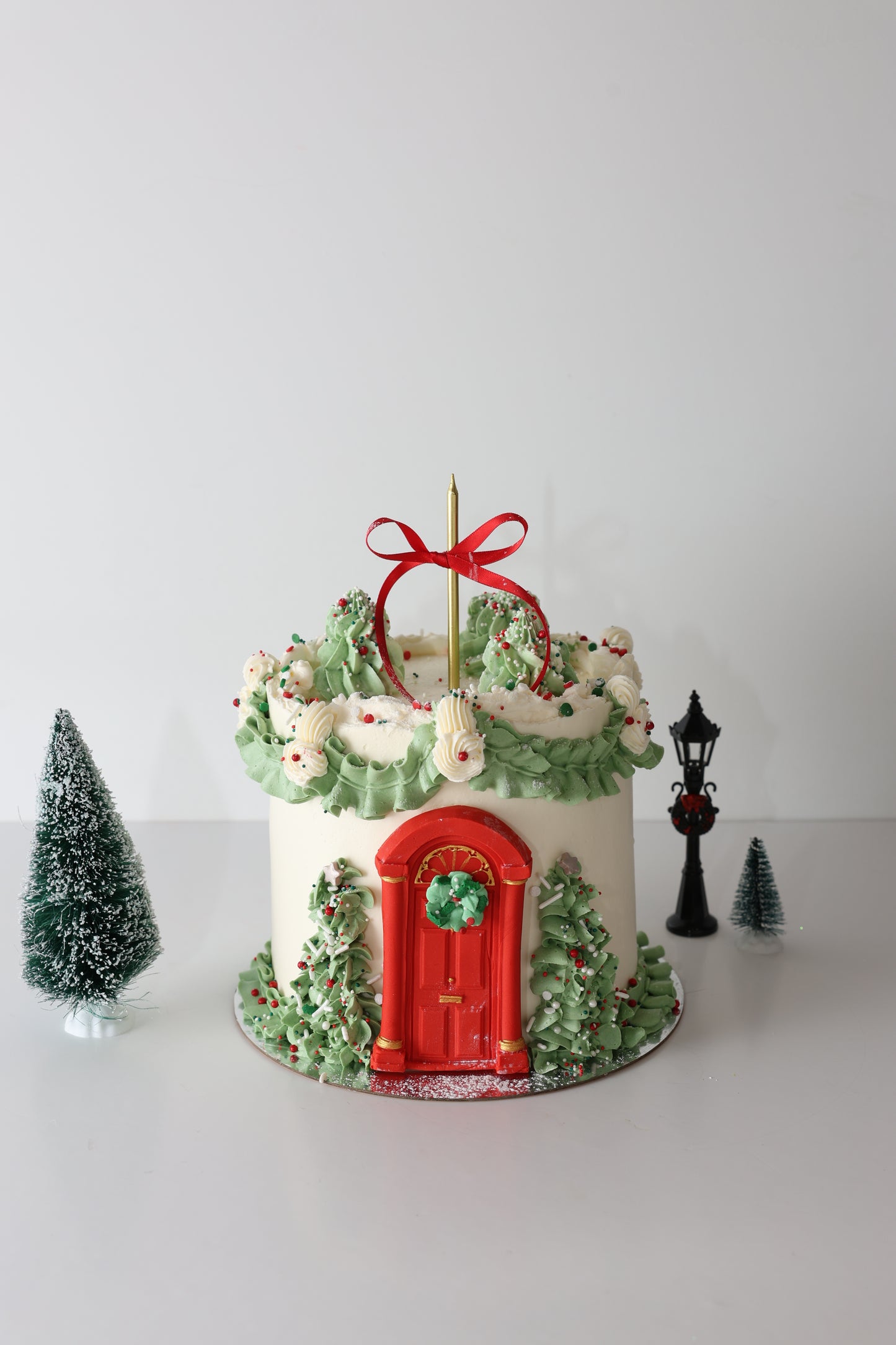 1-4. Christmas Cake : 6-inch Red / Pink Door Tall cake