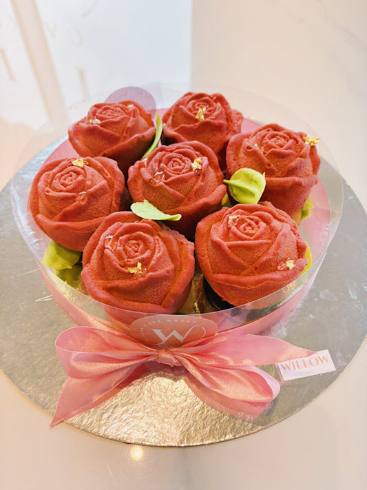 Red Rose Bouquet Cake