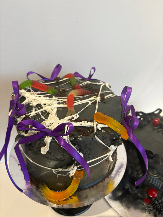 1-3. Halloween cake : Spooky Black 6” cake