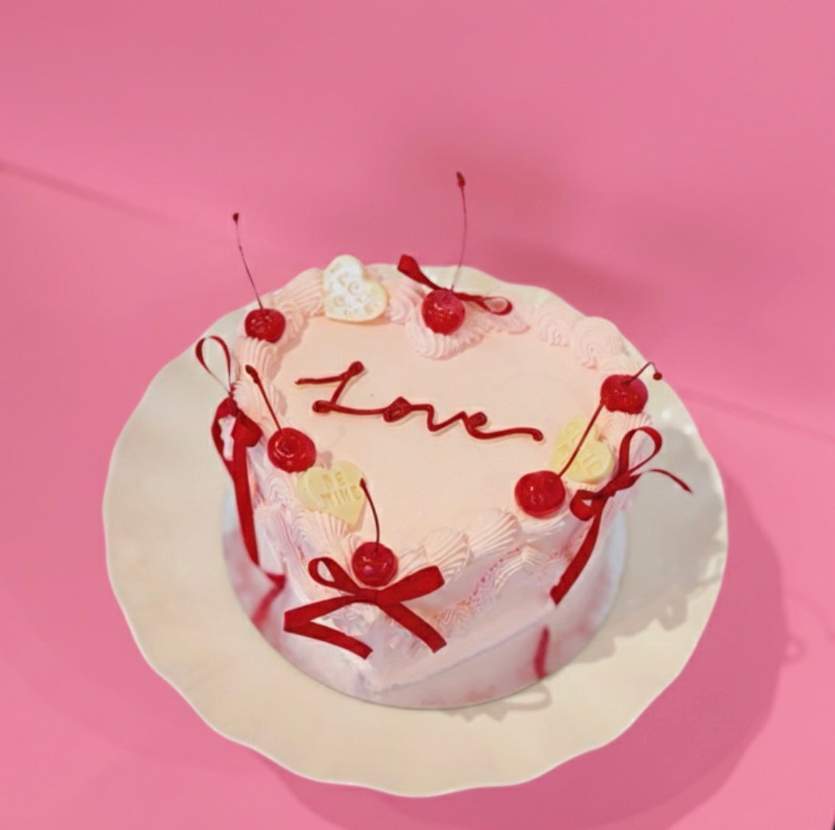 1-1. The Willow Valentine heart (4“ or 6” Chocolate Strawberry shortcake)