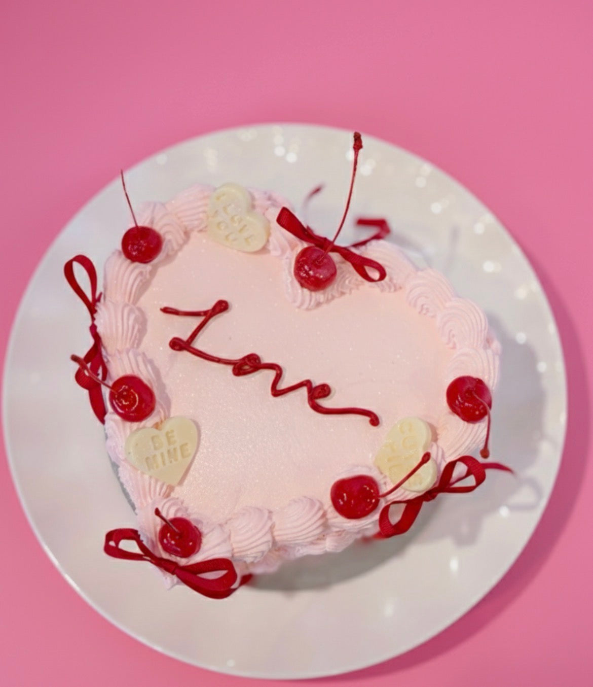 1-1. The Willow Valentine heart (4“ or 6” Chocolate Strawberry shortcake)