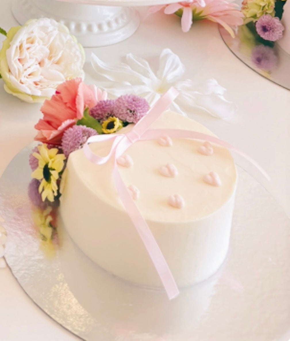 1-2. Mother’s Day cake : Petal Bouquet cake (4”)
