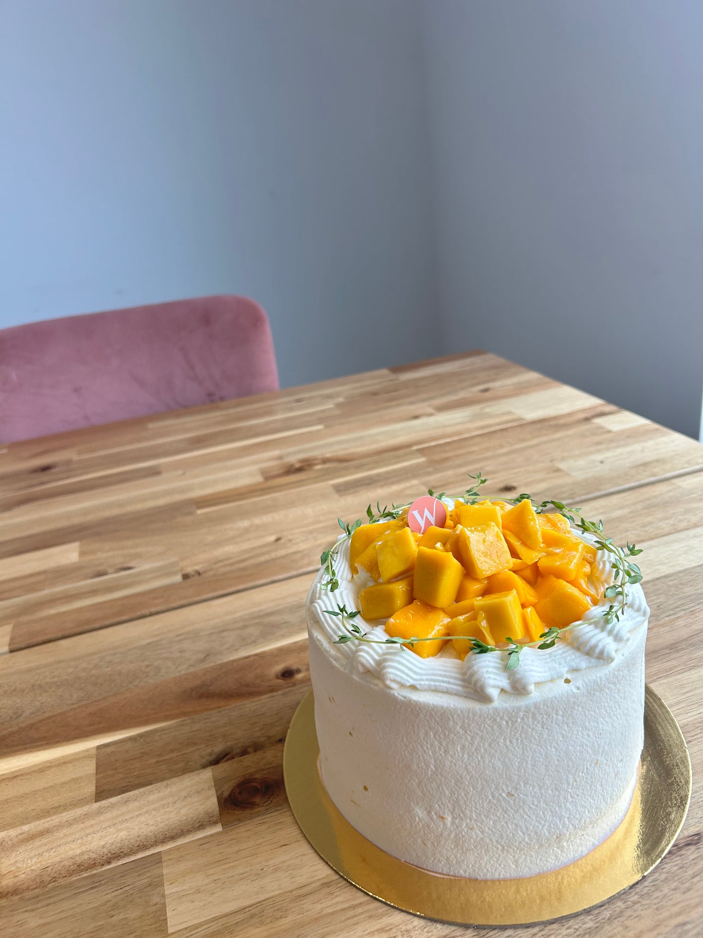 6-inch Mango shortcake